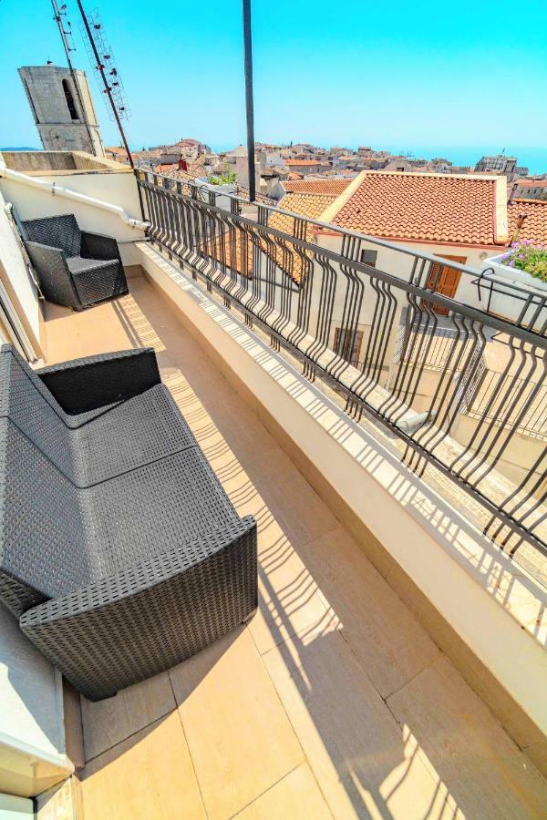 Rooms Gli Arcangeli 2 - Affitti Brevi Italia Монте-Сант'Анджело Экстерьер фото
